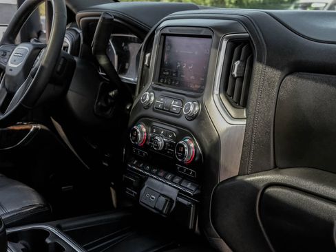 Used 2020 GMC Sierra 2500 Denali w/ Denali Ultimate Package AWD/4WD image 23