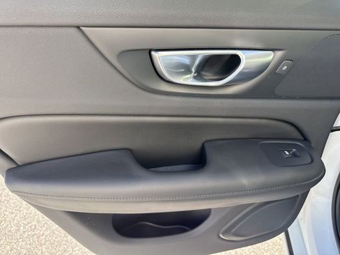 Used 2024 Volvo S60 B5 Core image 12