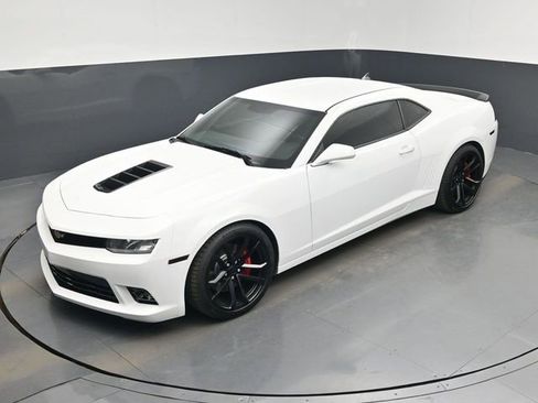 Used 2014 Chevrolet Camaro SS w/ SS Performance Package image 26