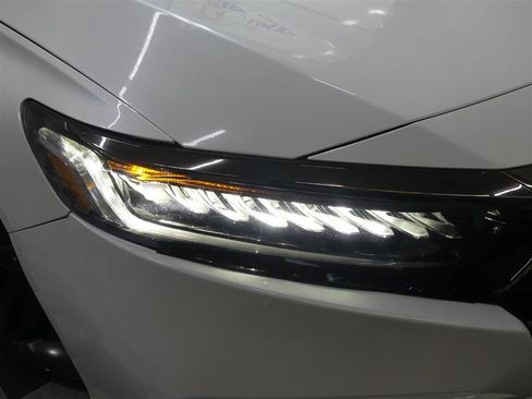 Used 2021 Honda Accord Sport image 12