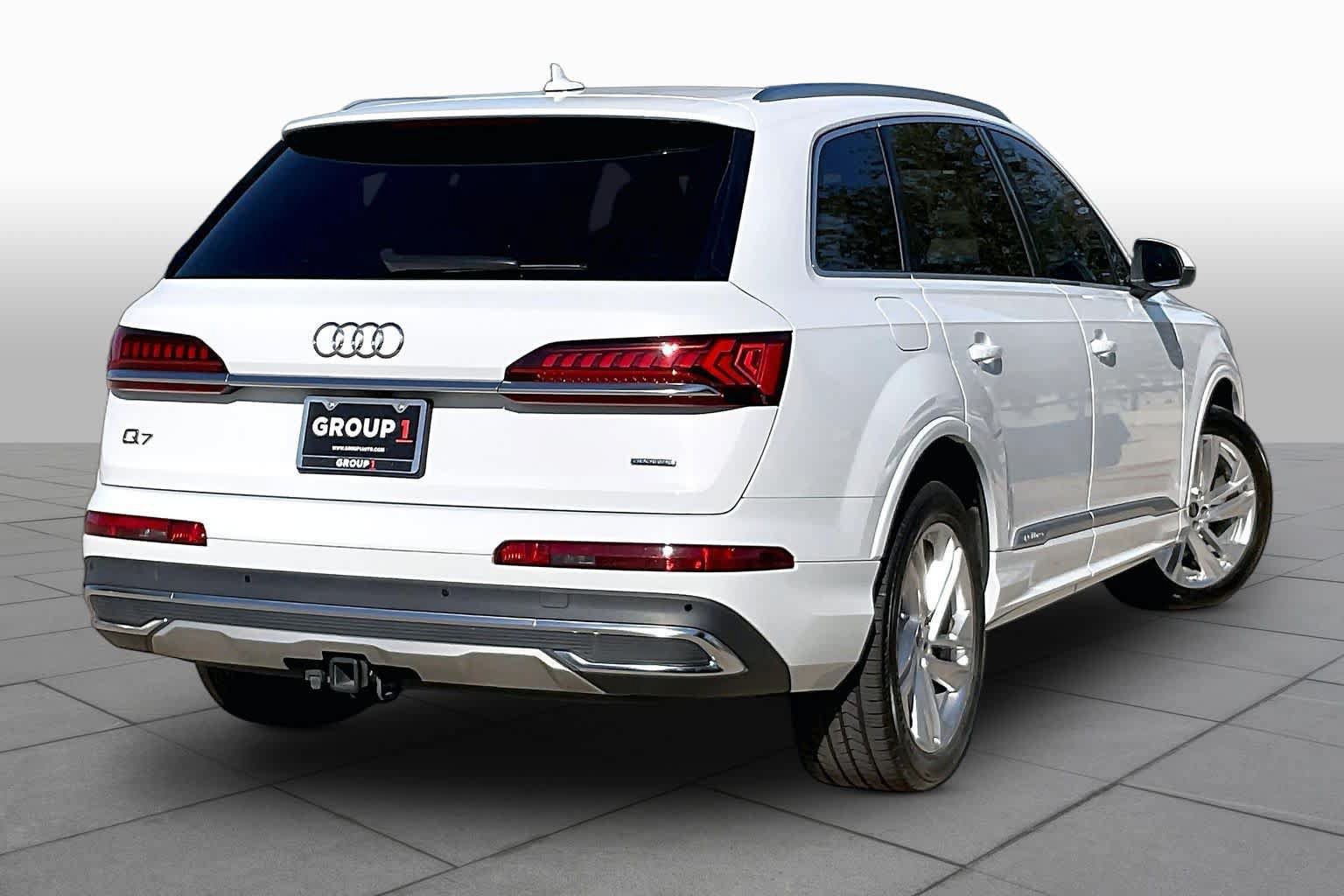 Used 2023 Audi Q7 2.0T Premium w/ Towing Package AWD/4WD image 13