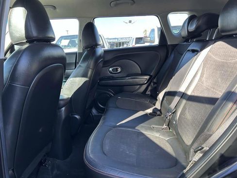Used 2017 Kia Soul ! image 7