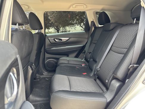 Used 2019 Nissan Rogue SV AWD/4WD image 22