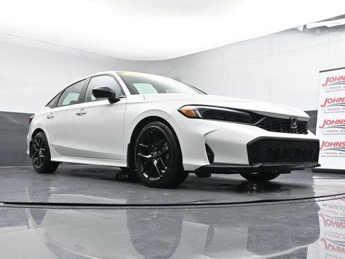 Used 2025 Honda Civic Sport image 32