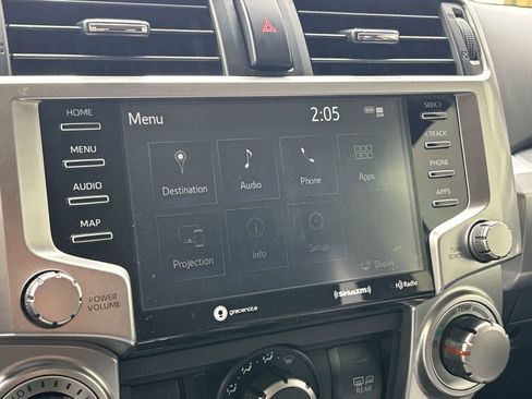 Used 2021 Toyota 4Runner SR5 AWD/4WD image 18