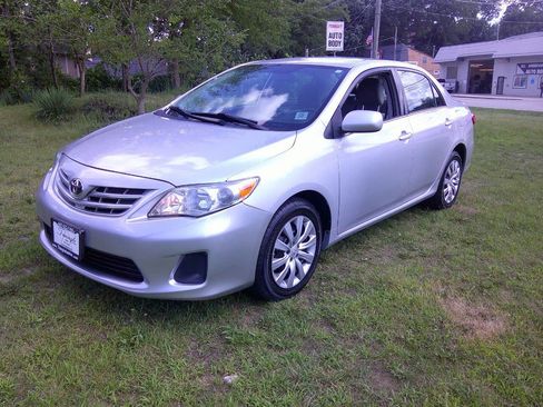 Used 2013 Toyota Corolla LE Special Edition image 1