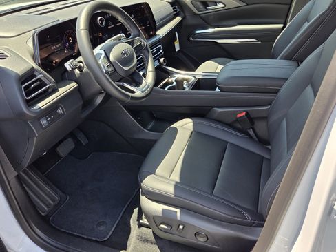 New 2026 Chevrolet Traverse LT w/ Midnight/Sport Edition FWD image 5