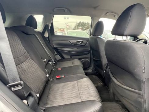 Used 2019 Nissan Rogue SV w/ Premium Package AWD/4WD image 16