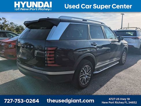 Used 2026 Hyundai Palisade SEL FWD image 2