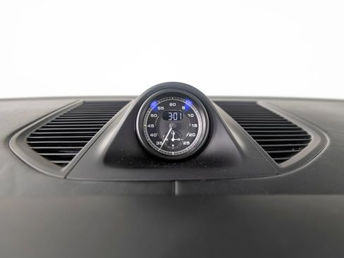 Certified 2023 Porsche Macan S AWD/4WD image 30
