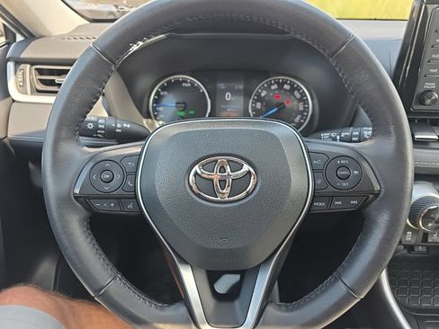 Certified 2021 Toyota RAV4 XLE Premium AWD/4WD image 16