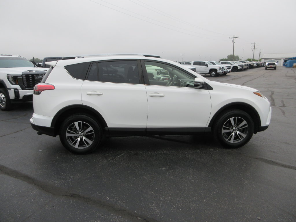 Used 2018 Toyota RAV4 XLE w/ Plus Extra Value Package FWD image 5