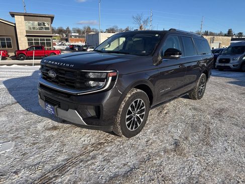 Certified 2025 Ford Expedition Max Platinum image 4