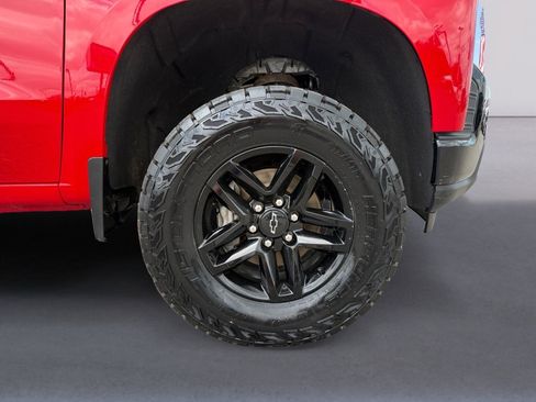 Used 2020 Chevrolet Silverado 1500 Custom Trail Boss w/ Custom Convenience Package AWD/4WD image 9
