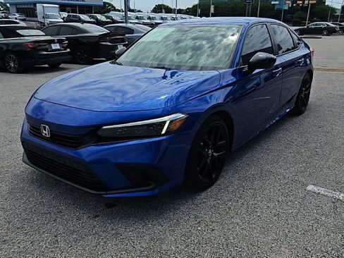 Used 2023 Honda Civic Sport image 3