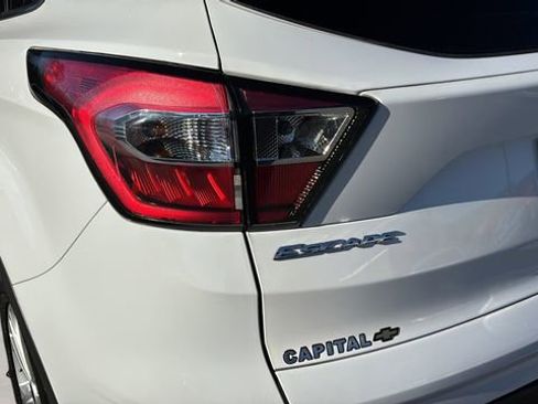 Used 2018 Ford Escape SE image 35