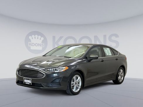 Used 2018 Ford Fusion SE w/ Fusion SE Technology Package image 1