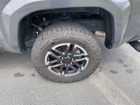 Used 2025 Toyota Tacoma TRD Sport AWD/4WD image 31
