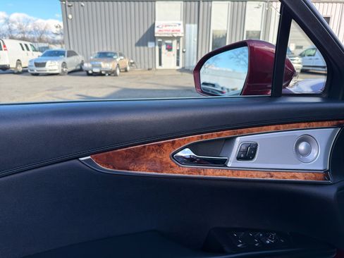 Used 2017 Lincoln MKX Reserve w/ Luxury Package image 18