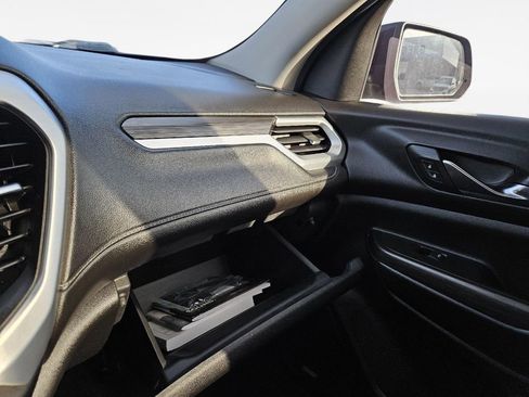 Used 2019 GMC Acadia SLT image 15