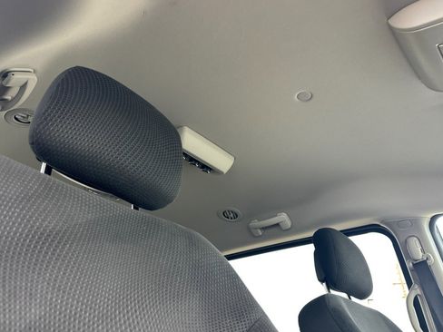Used 2017 Dodge Grand Caravan SE FWD image 18