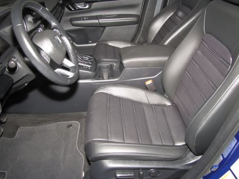 Used 2025 Honda CR-V EX-L image 9