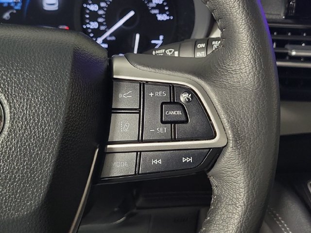 Used 2026 Toyota Sienna XLE FWD image 26
