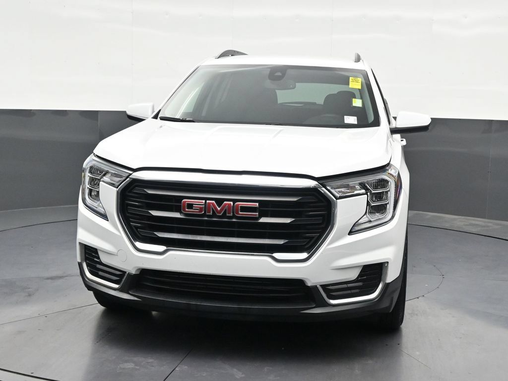 Used 2024 GMC Terrain SLE w/ Driver Convenience Package FWD image 9