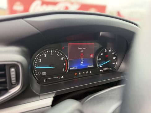 Used 2022 Ford Explorer XLT w/ Equipment Group 202A image 14