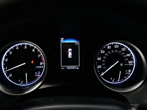 Used 2021 Toyota Camry LE image 14