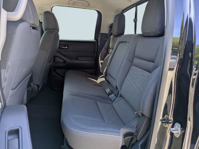 Used 2022 Nissan Frontier SV RWD image 14
