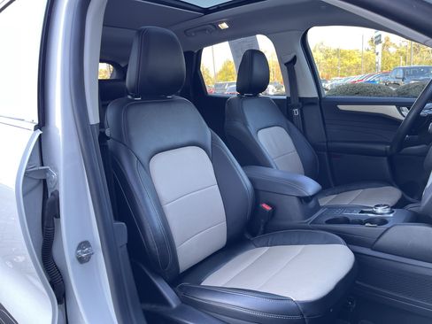 Used 2021 Ford Escape Titanium w/ Titanium Elite Package image 40