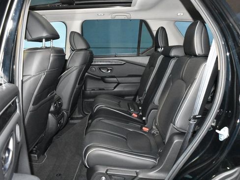 Used 2025 Honda Pilot Elite image 21