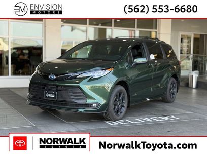 New 2025 Toyota Sienna XLE Woodland Edition