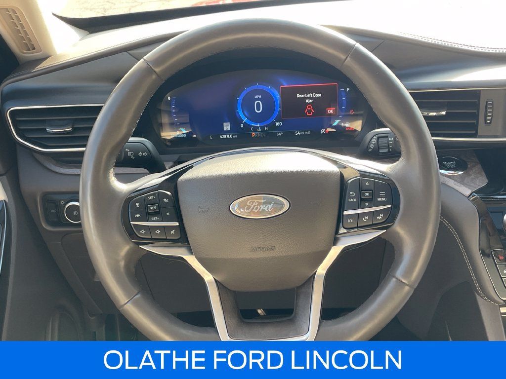 Certified 2024 Ford Explorer Platinum w/ Technology Package AWD/4WD image 28
