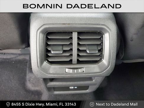Used 2022 Volkswagen Taos SEL w/ Panoramic Sunroof Package image 12