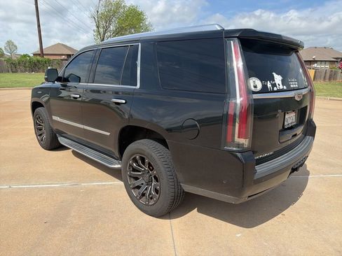 Used 2020 Cadillac Escalade Luxury AWD/4WD image 3