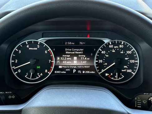 Used 2025 Nissan Rogue S AWD/4WD image 35