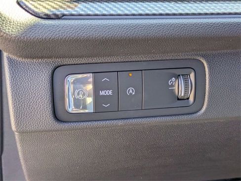 New 2026 Chevrolet Traverse High Country image 14