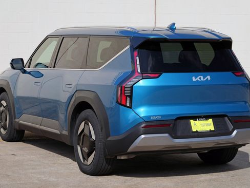 Used 2025 Kia EV9 Wind AWD/4WD image 51