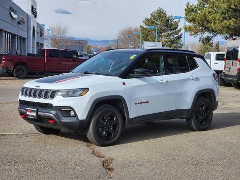 Used 2024 Jeep Compass Trailhawk image 4