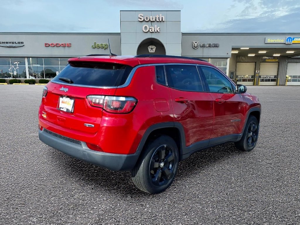 Certified 2018 Jeep Compass Latitude w/ Popular Equipment Group AWD/4WD image 3