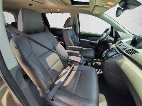 Used 2016 Honda Odyssey Touring Elite image 19