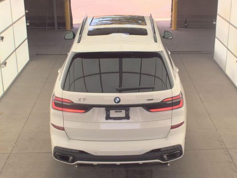 Used 2026 BMW X7 xDrive40i w/ M Sport Package AWD/4WD image 3