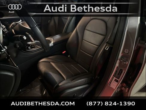 Used 2019 Mercedes-Benz GLC 300 4MATIC image 25