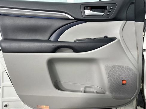 Used 2018 Toyota Highlander Limited Platinum image 23