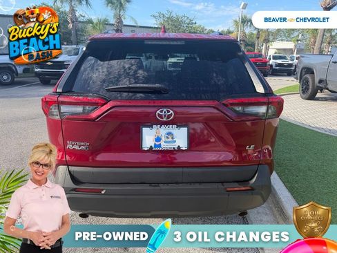 Used 2021 Toyota RAV4 LE FWD image 5