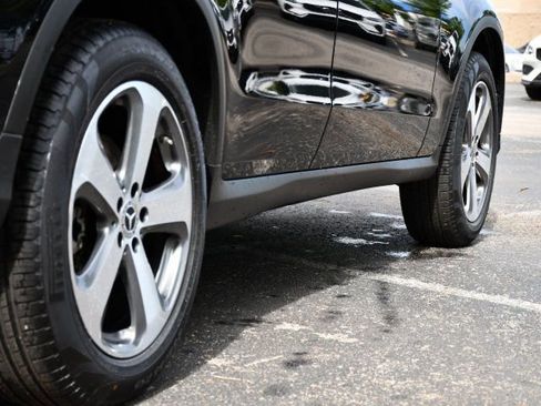 Used 2019 Mercedes-Benz GLC 300 4MATIC image 9