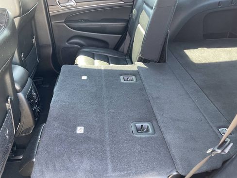 Used 2019 Jeep Grand Cherokee Limited AWD/4WD image 24