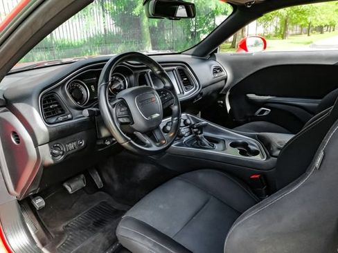 Used 2016 Dodge Challenger R/T Scat Pack RWD image 5